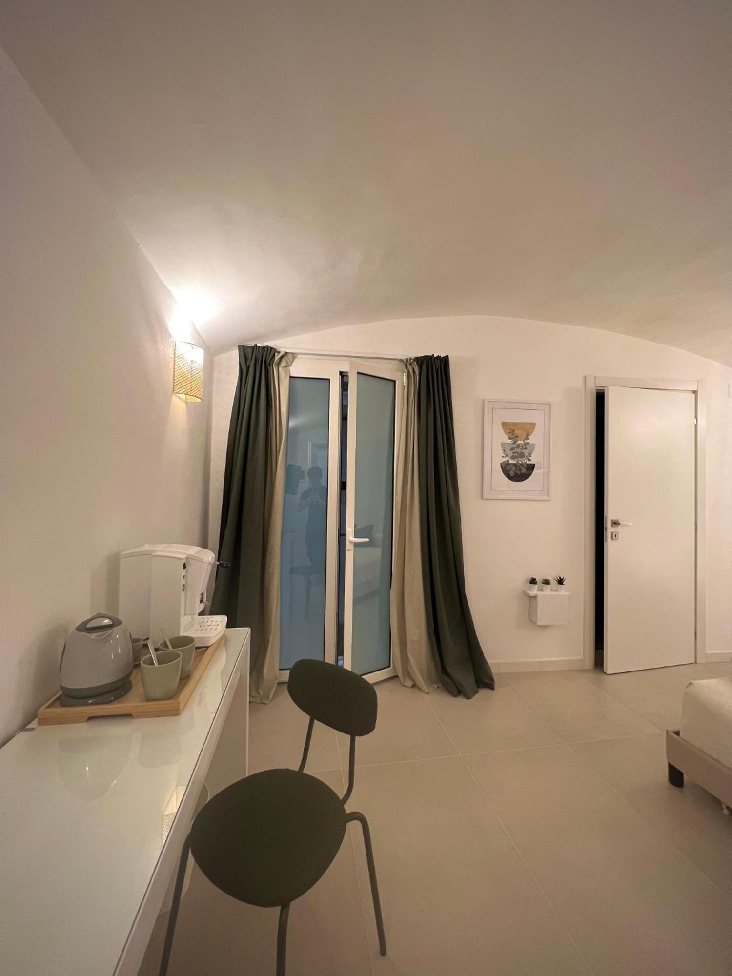 Badri Hotel บารี ภายนอก รูปภาพ